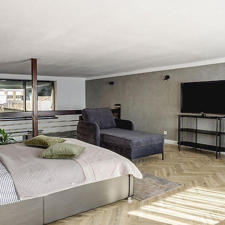 צ'סטוצ'ובה Apartament Dwupoziomowy Venus מראה חיצוני תמונה