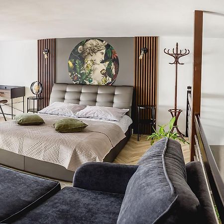 צ'סטוצ'ובה Apartament Dwupoziomowy Venus מראה חיצוני תמונה