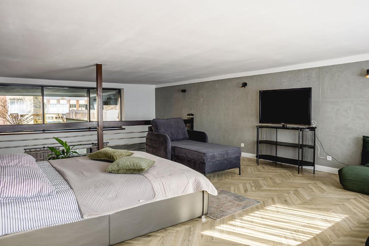 צ'סטוצ'ובה Apartament Dwupoziomowy Venus מראה חיצוני תמונה